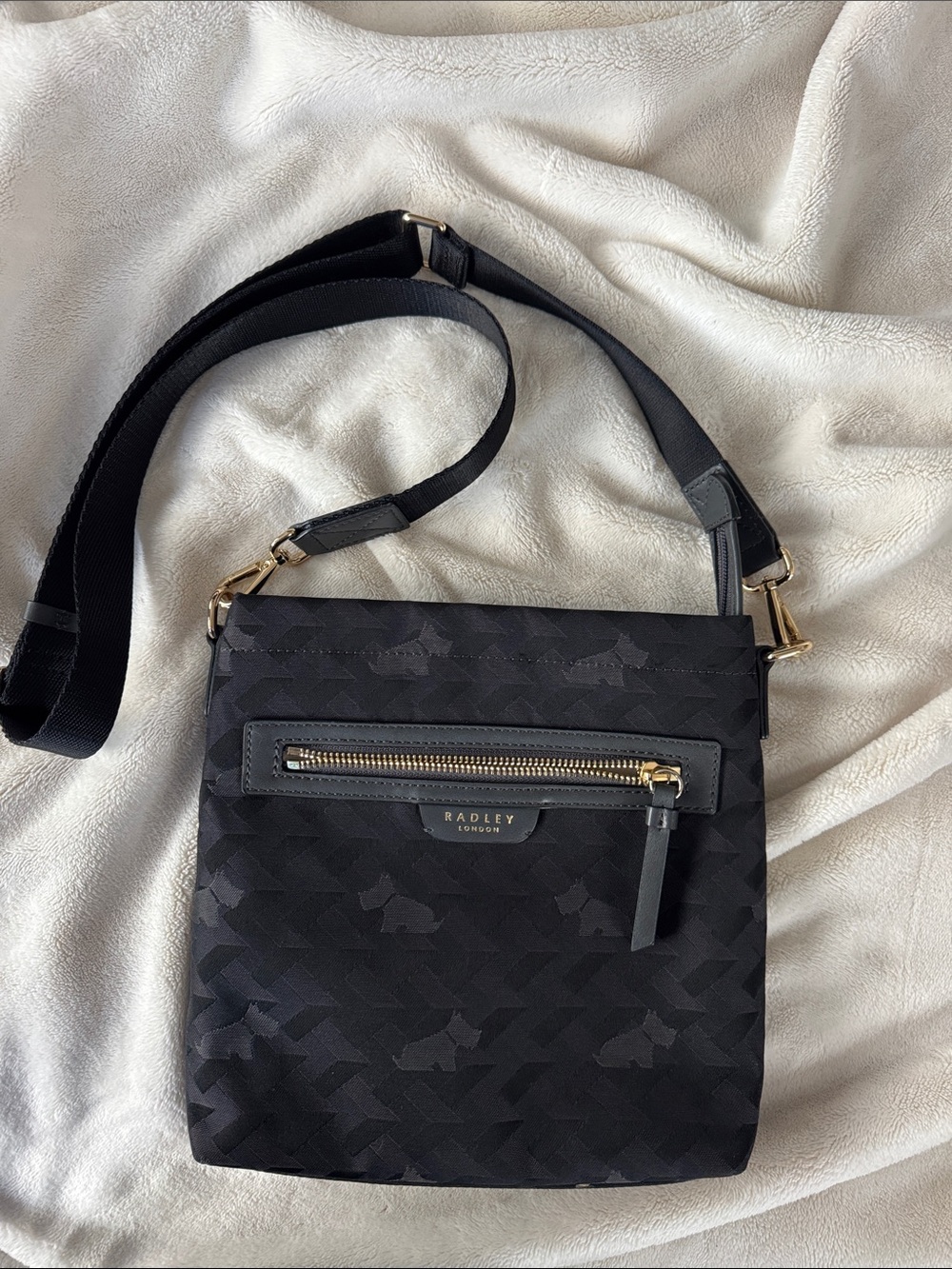 RADLEY LONDON Black Crossbody Bag with Gold Hardware